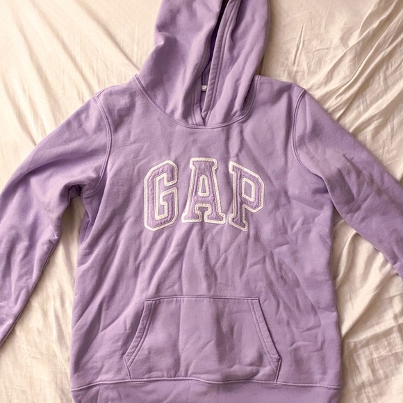 Size Small GAP Hoodie đź’ś - Picture 2 of 4